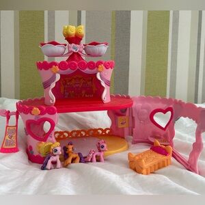 2006 My Little Pony "Ponyville" Roller Skate Party Cake